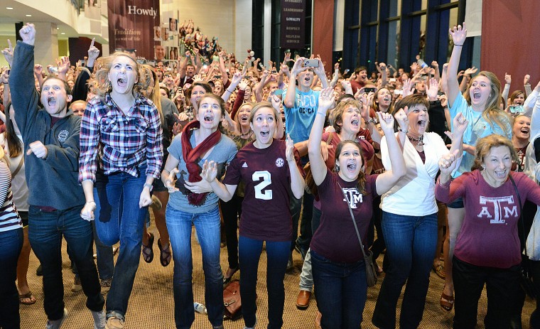 Aggies showing Johnny Manziel love